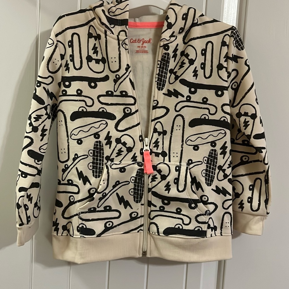 Cat & Jack Boys Graffiti Skateboard Zip Up Hoodie in Sand Size XS 4/5